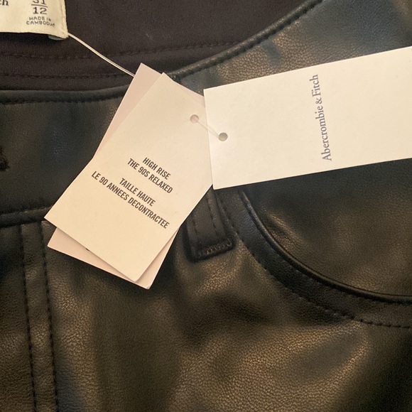 Women’s Black Abercrombie & Fitch The ‘90s Relaxed High Rise Vegan Leather Pants - Picture 10 of 12